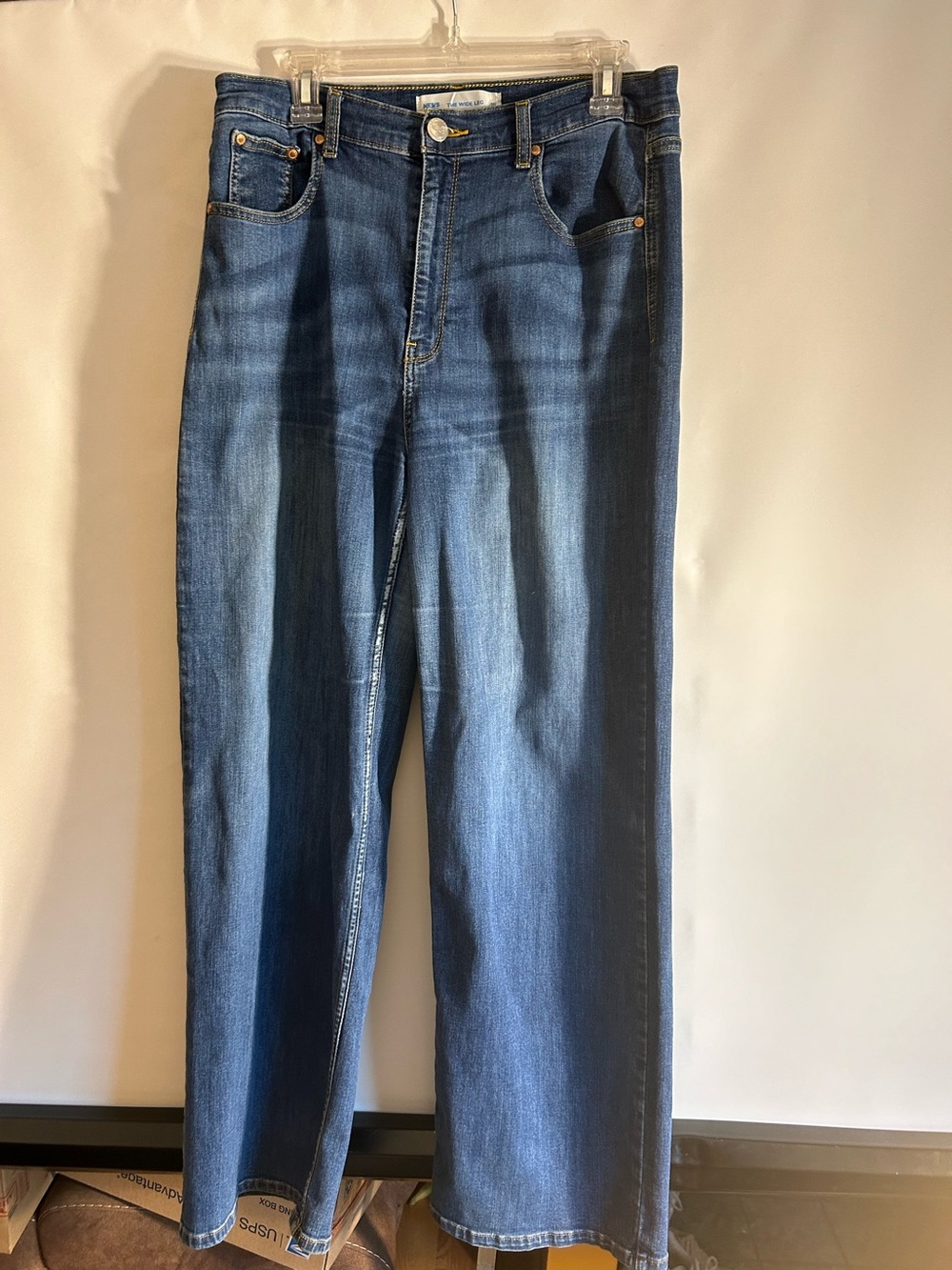 NEWS DENIM THE WIDE LEG WOMAN JEANS SIZE 18 EVERY BODY DENIM